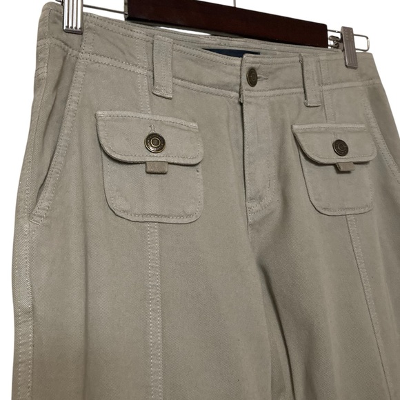 Aeropostale khaki low-rise flare pants with front cargo pockets - Picture 6 of 15